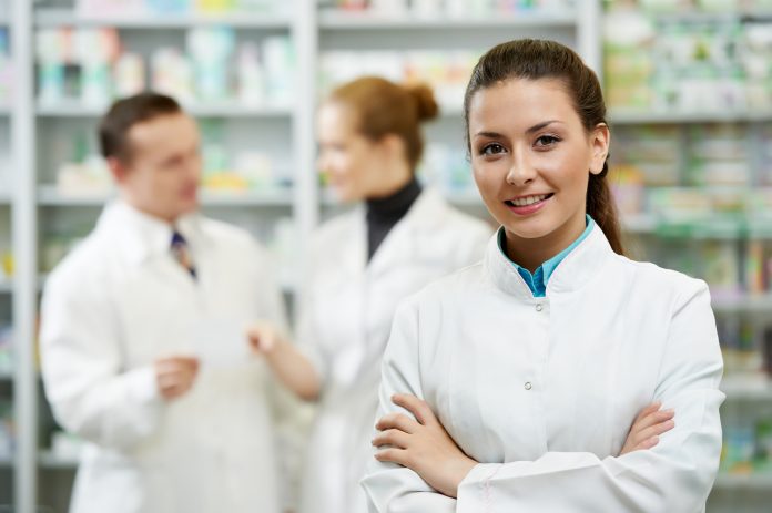 THẦN THÁI DƯỢC SĨ LÂM SÀNG Thần thái Dược sĩ lâm sàng